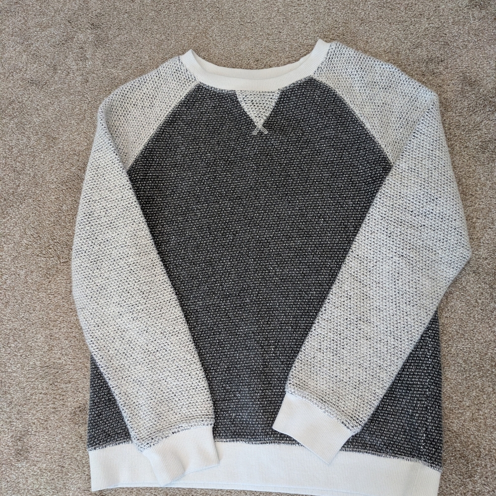 ZYIA Women's Charcoal and Cream Crewneck Sweatshirt